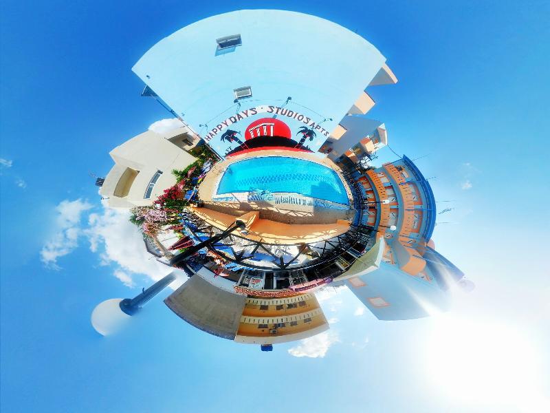 Happy Days Apart Otel