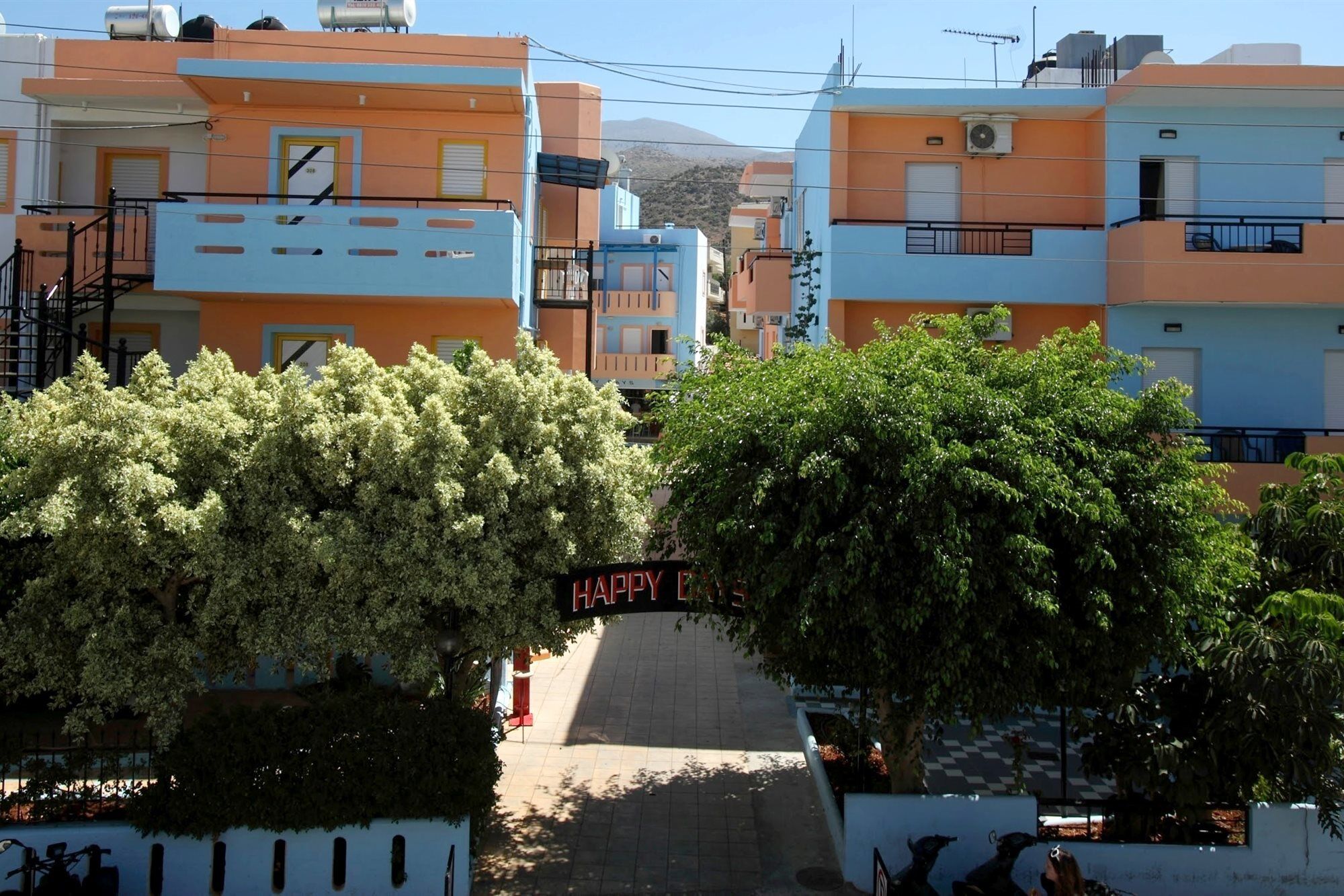 Happy Days Apart Otel Malia